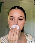 Selena_Gomez_s_Guide_to_the_Perfect_Cat_Eye___Beauty_Secrets___Vogue_-_YouTube_281080p29_mp40464.png