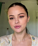Selena_Gomez_s_Guide_to_the_Perfect_Cat_Eye___Beauty_Secrets___Vogue_-_YouTube_281080p29_mp40485.png