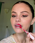 Selena_Gomez_s_Guide_to_the_Perfect_Cat_Eye___Beauty_Secrets___Vogue_-_YouTube_281080p29_mp40498.png