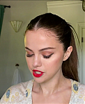 Selena_Gomez_s_Guide_to_the_Perfect_Cat_Eye___Beauty_Secrets___Vogue_-_YouTube_281080p29_mp40509.png
