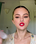 Selena_Gomez_s_Guide_to_the_Perfect_Cat_Eye___Beauty_Secrets___Vogue_-_YouTube_281080p29_mp40510.png