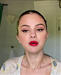 Selena_Gomez_s_Guide_to_the_Perfect_Cat_Eye___Beauty_Secrets___Vogue_-_YouTube_281080p29_mp40515.png
