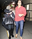 Selena_Gomez_arriving_at_LAX_Airport_010513_02.jpg