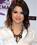 CU-Selena_Gomez-2011_MTV_EMA_Press_Briefing-03.jpg