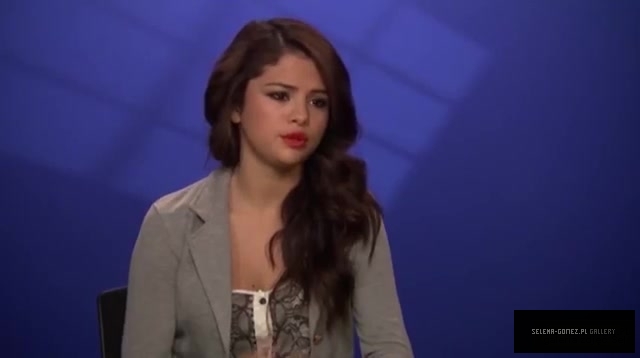 SELENA_GOMEZ_TALKS_ABOUT_BIEBER_AND_TAYLOR_SWIFT_186.jpg