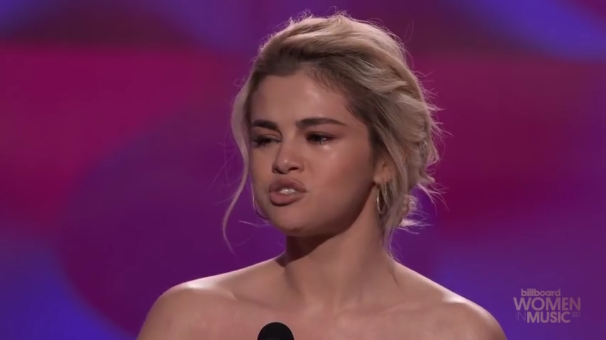 Selena_Gomez_Tearfully_Accepts_Woman_of_the_Year_Award_at_Billboard_s_Women_in_Music_2017_-_YouTube_28480p29_mp40188.png