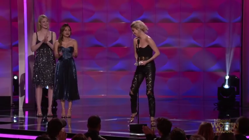 Selena_Gomez_Tearfully_Accepts_Woman_of_the_Year_Award_at_Billboard_s_Women_in_Music_2017_-_YouTube_28480p29_mp40244.png