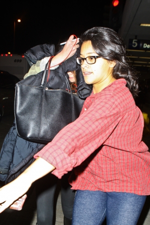 Selena_Gomez_arriving_at_LAX_Airport_010513_18.jpg