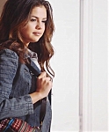 SELENA_GOMEZ_-_BACK_TO_SCHOOL_-__FIRSTDAYLOOK_720p_28Video_Only29_317.jpg