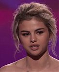 Selena_Gomez_Tearfully_Accepts_Woman_of_the_Year_Award_at_Billboard_s_Women_in_Music_2017_-_YouTube_28480p29_mp40200.png