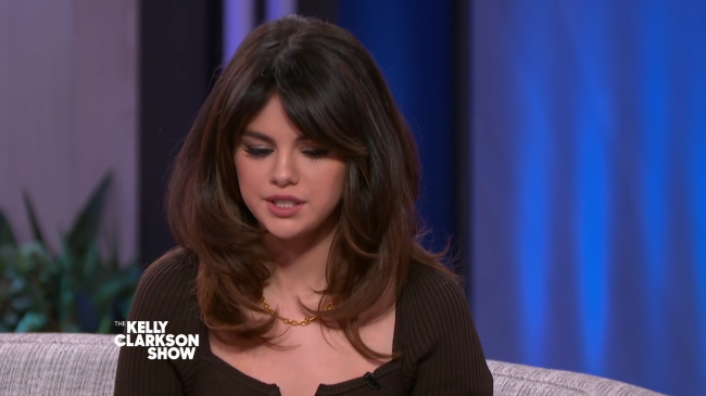 Selena_Gomez_Opens_Up_About_Finding_Her_Own_Identity_-_YouTube_281080p29_mp40007.png