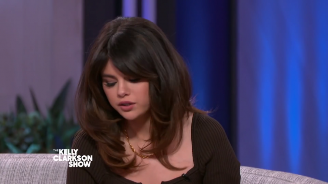 Selena_Gomez_Opens_Up_About_Finding_Her_Own_Identity_-_YouTube_281080p29_mp40033.png