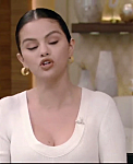 Selena_Gomez_Got_Stung_by_a_Bee_in_Hawaii_-_YouTube_28720p29_mp40241.png