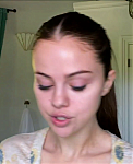 Selena_Gomez_s_Guide_to_the_Perfect_Cat_Eye___Beauty_Secrets___Vogue_-_YouTube_281080p29_mp40026.png