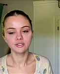 Selena_Gomez_s_Guide_to_the_Perfect_Cat_Eye___Beauty_Secrets___Vogue_-_YouTube_281080p29_mp40061.png