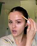Selena_Gomez_s_Guide_to_the_Perfect_Cat_Eye___Beauty_Secrets___Vogue_-_YouTube_281080p29_mp40120.png