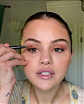 Selena_Gomez_s_Guide_to_the_Perfect_Cat_Eye___Beauty_Secrets___Vogue_-_YouTube_281080p29_mp40346.png