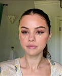 Selena_Gomez_s_Guide_to_the_Perfect_Cat_Eye___Beauty_Secrets___Vogue_-_YouTube_281080p29_mp40441.png