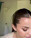 Selena_Gomez_s_Guide_to_the_Perfect_Cat_Eye___Beauty_Secrets___Vogue_-_YouTube_281080p29_mp40445.png