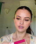 Selena_Gomez_s_Guide_to_the_Perfect_Cat_Eye___Beauty_Secrets___Vogue_-_YouTube_281080p29_mp40489.png