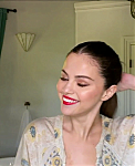 Selena_Gomez_s_Guide_to_the_Perfect_Cat_Eye___Beauty_Secrets___Vogue_-_YouTube_281080p29_mp40505.png